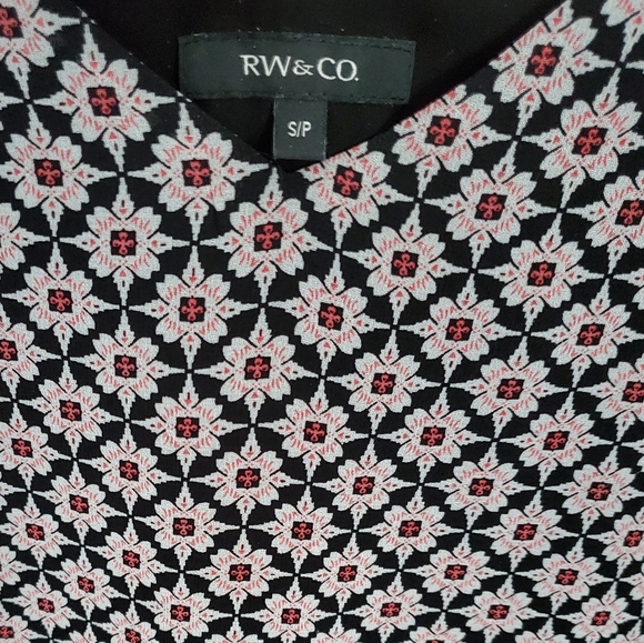 Sleeveless blouse - Picture 2 of 4